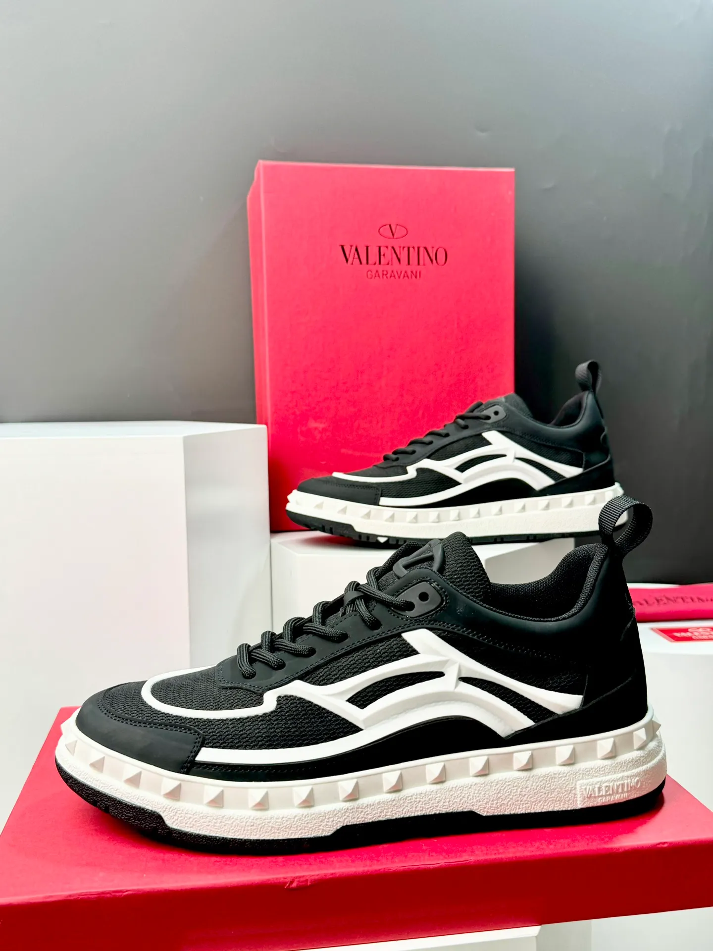 Men's shoes 💰440 Valentino "VALENTINO" hot sale ❤️ Counters ship at the same time 1:1 👏 Imported cowhide + mesh lining 🐂 Couple's casual fashion sneakers, exquisite workmanship, original original outsole 38-44 (45 customized, non-refundable)